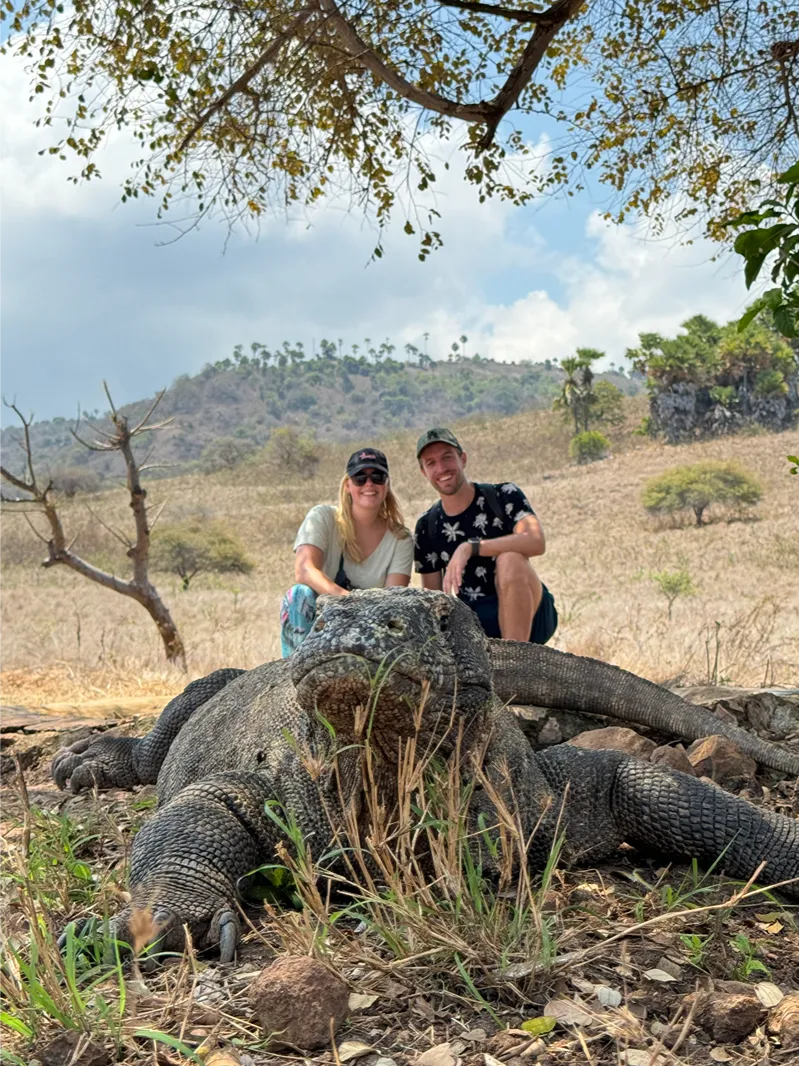 Komodo-eilanden met een komodo varaan