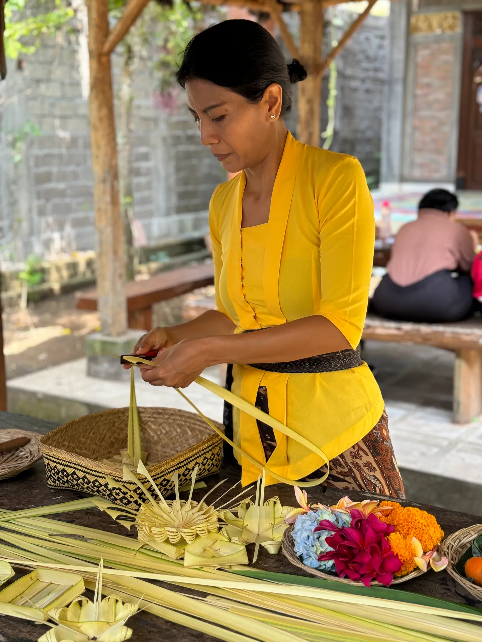 Canang Sari balinese woman offering