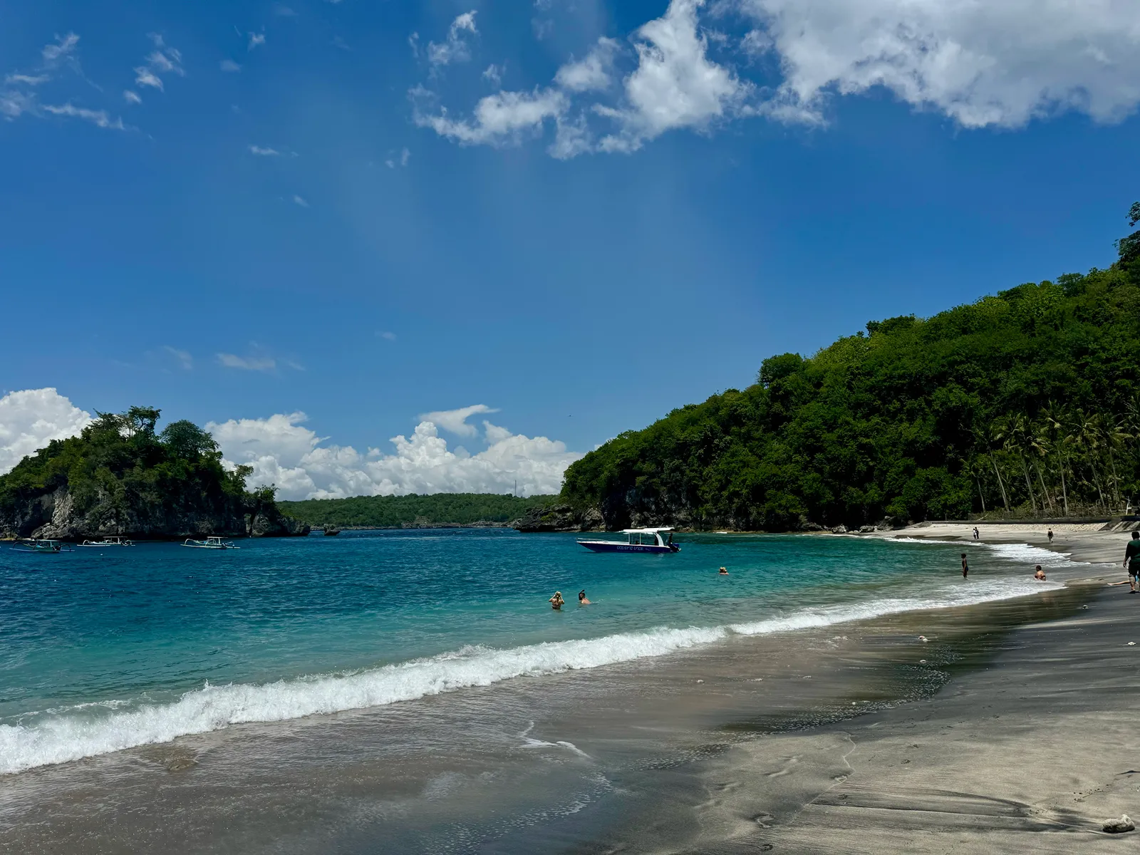 Crystal bay in Nusa Penida